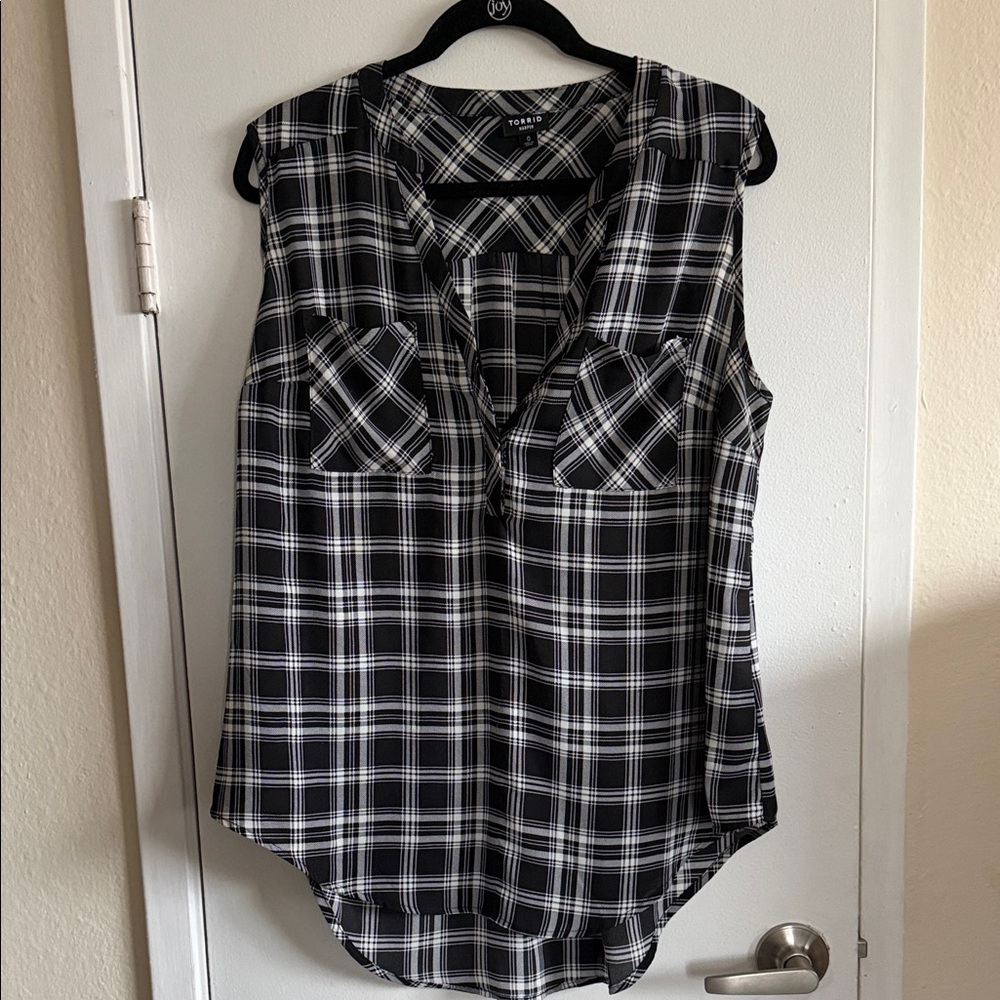 Torrid Black and White Plaid Sleeveless Blouse